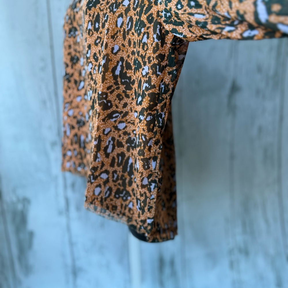 Jessica Simpson Leopard Print‎ V-Neck Women's Top - Picture 5 of 5